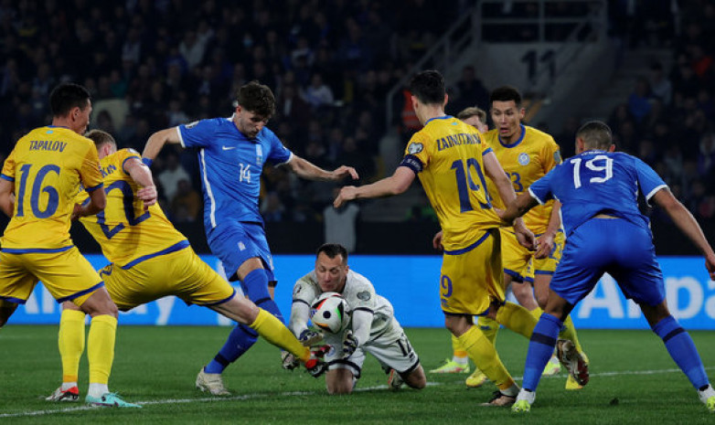 Футболисты сборной Казахстана подвергаются оскорблениям после разгрома от Греции