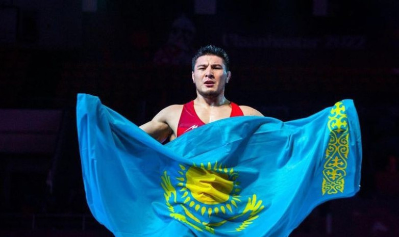 Казахстан выиграл золото на чемпионате Азии по вольной борьбе
