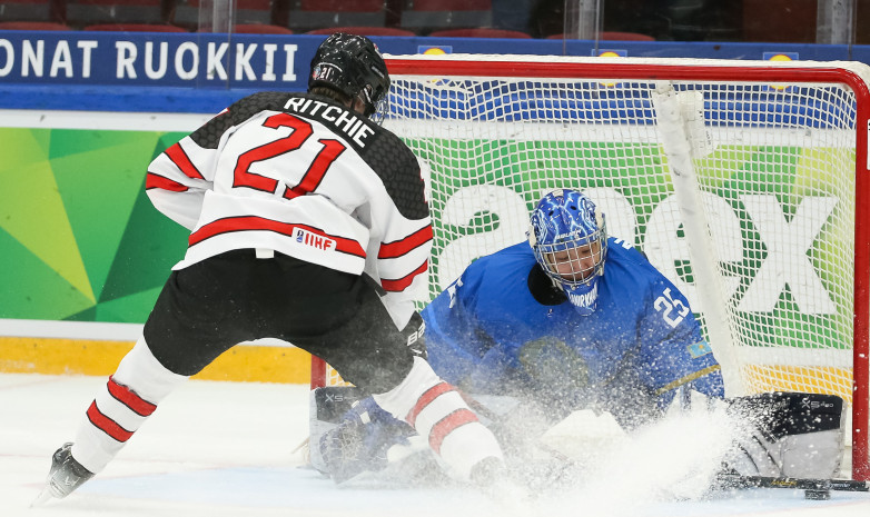 Казахстан потерпел разгромное поражение в последнем матче на ЧМ-2024 по хоккею